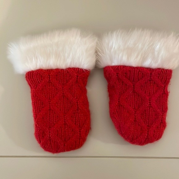 Janie & Jack red knit mittens - Picture 1 of 3